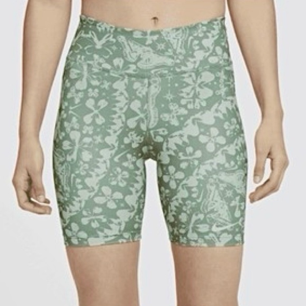 Nike One Dri-Fit Mid Rise 7" Bike Shorts
Green Butterfly Floral Print